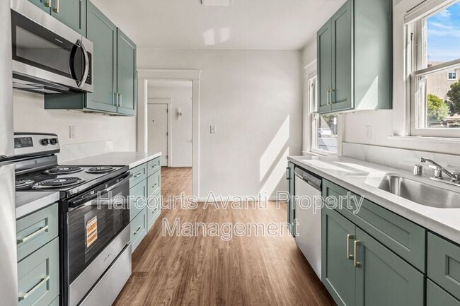 Building Photo - 915 Civic Center Dr