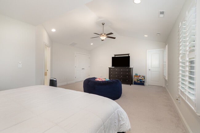 Building Photo - 6006 Tanoak Ct