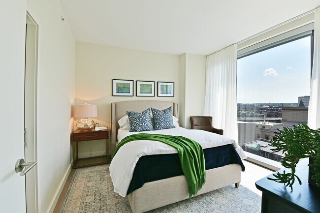 Building Photo - 30 Dalton St