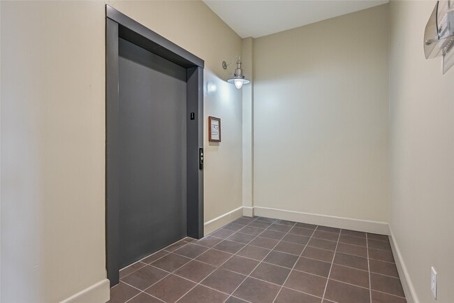 Building Photo - 2309 Harborside Dr