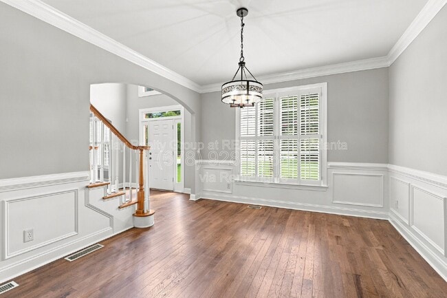 Building Photo - 6725 Ridgefield Dr