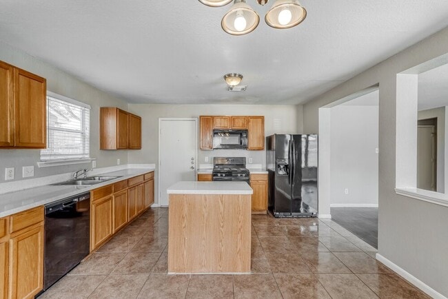 Building Photo - 8010 Suffield Glen Ln