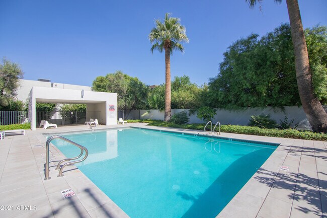 Building Photo - 3261 E Camelback Rd