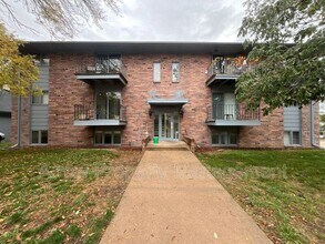 Building Photo - 320 Lincoln St