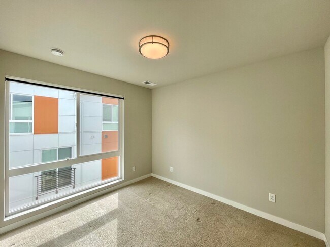 Building Photo - Great Townhome for rent