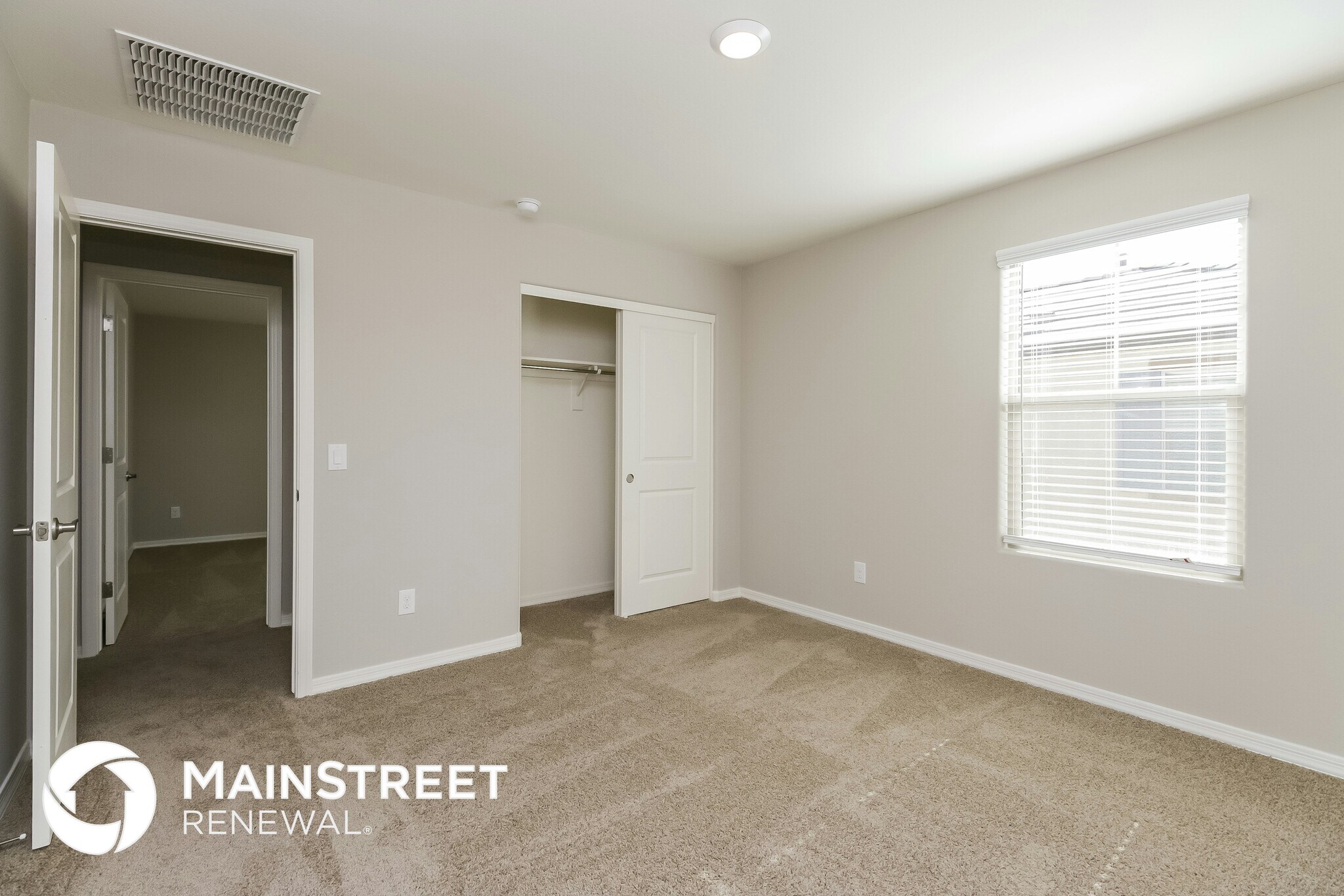 Building Photo - 3921 S 82nd Dr