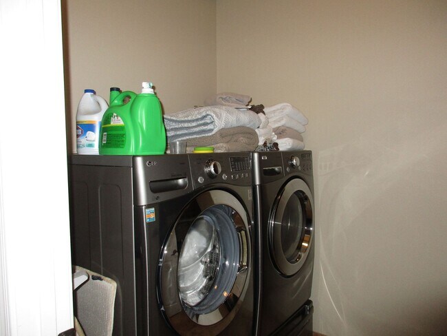 Building Photo - Taylorville Street