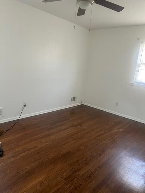 Building Photo - 105 Evergreen St