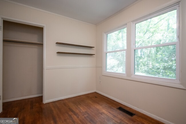 Building Photo - 175 Habersham Way
