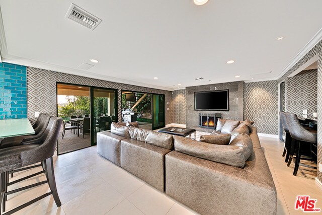 Building Photo - 2033 Hercules Dr