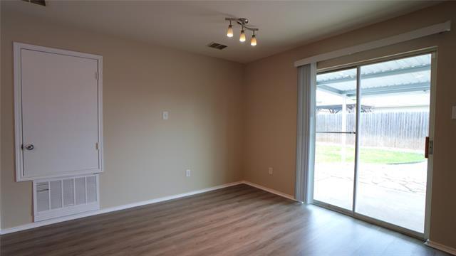 Building Photo - 2028 Wildwood Dr