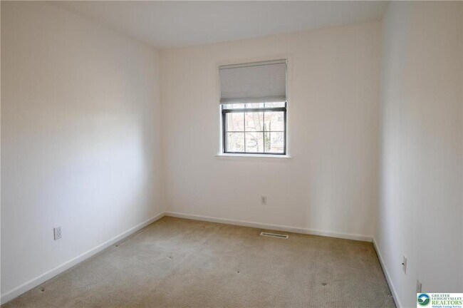 Building Photo - 2505 Madison Ave