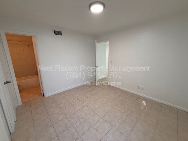 Building Photo - 1318 Sydney Pl