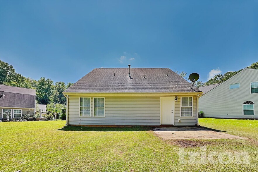 Building Photo - 5425 Brickleberry Way