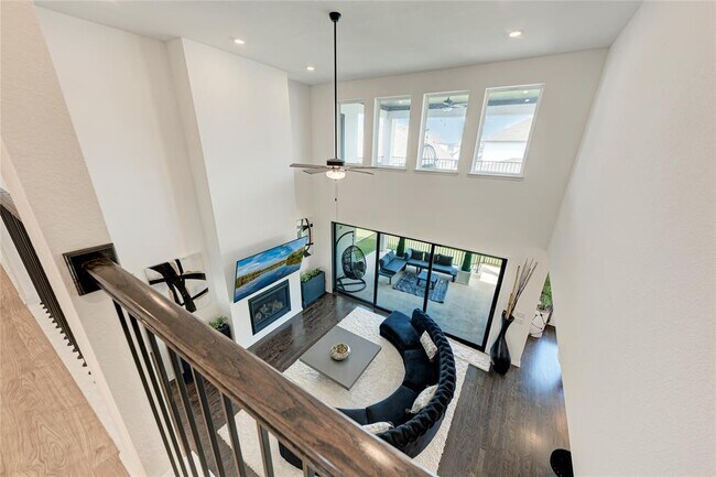 Building Photo - 5028 Olimpico Wy