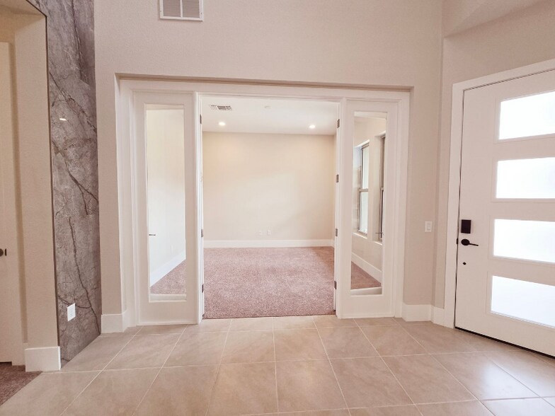 Building Photo - 5103 Slatestone St