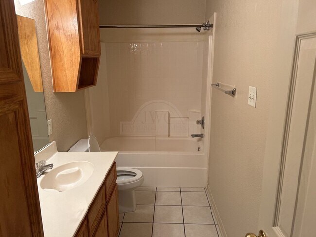 Building Photo - 4704 Pennington Ave