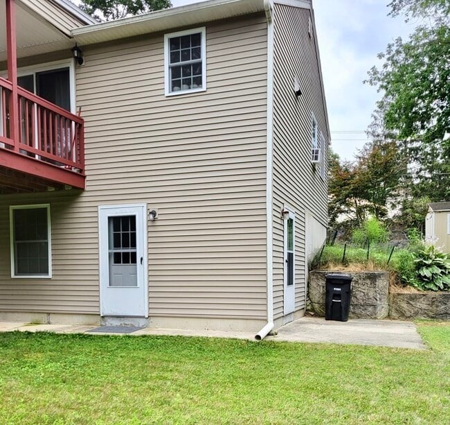 Primary Photo - 92 West St