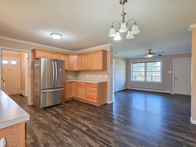 Building Photo - 4 Rock Point Rd