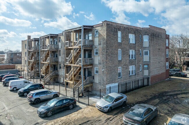 Building Photo - 6211-6221 S Vernon Ave