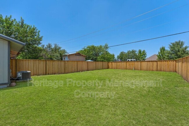 Building Photo - 6715 Hickory Springs Dr