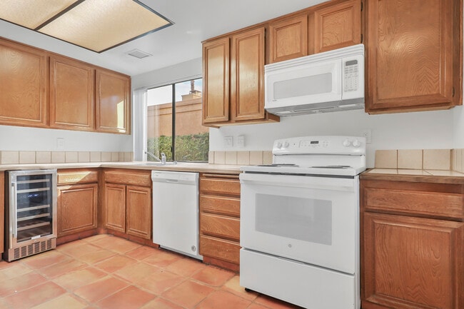 Building Photo - 44049 Elba Ct