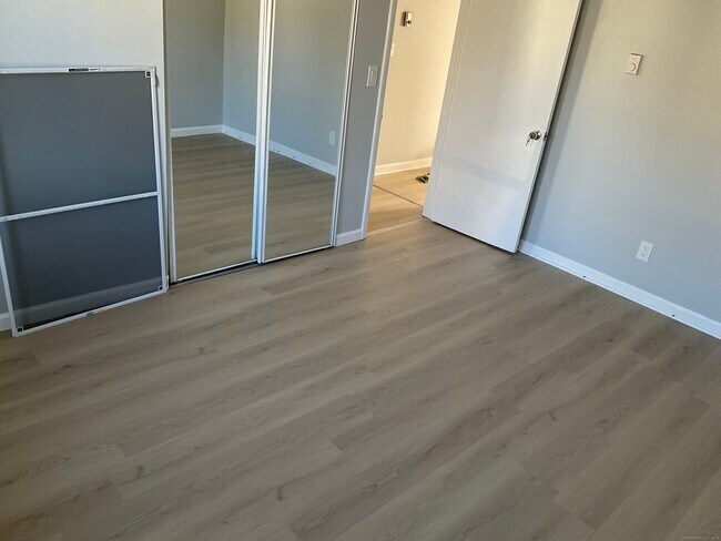 Building Photo - 641 Middletown Ave