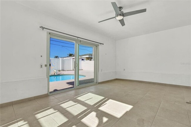 Building Photo - 2675 East Bay Isle Dr SE
