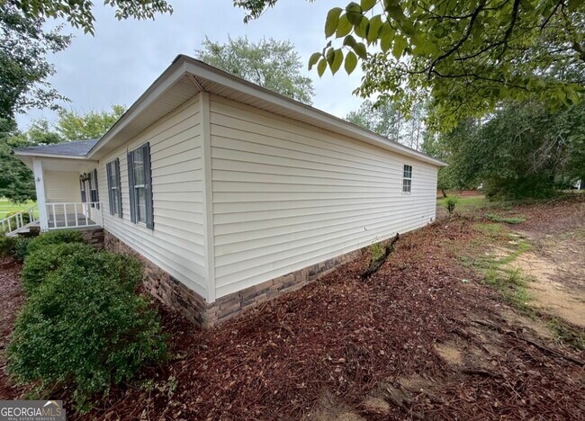 Building Photo - 105 Mockingbird Dr