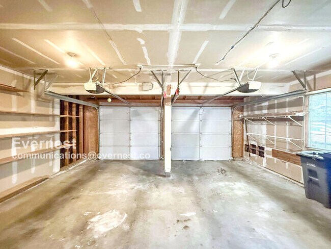 Building Photo - 24341 SE 42nd Pl