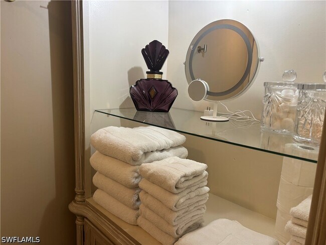 Building Photo - 1156 Oakes Blvd