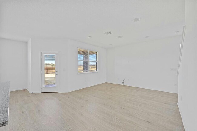 Building Photo - 321 Brody Ln