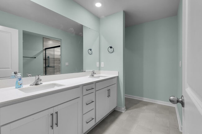 Building Photo - 1011 Yellowwood Aly