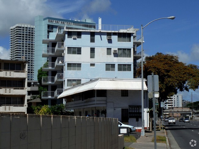 Building Photo - 2534 Kapiolani Blvd