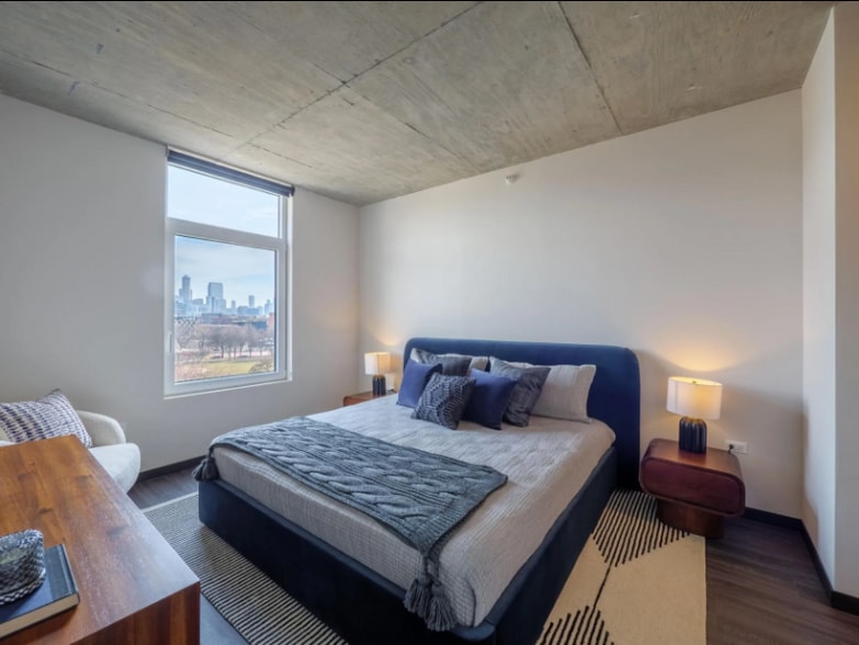 Building Photo - 1645 W Ogden Ave