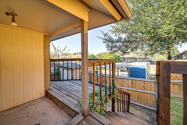 Building Photo - 614 Lillard Rd