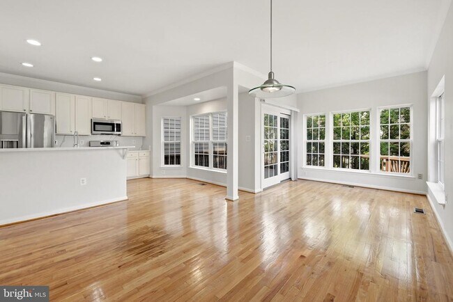 Building Photo - 45805 Marlane Terrace
