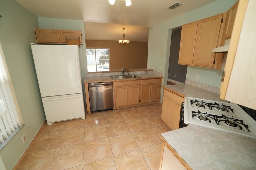 Building Photo - 205 Indian Point Cir