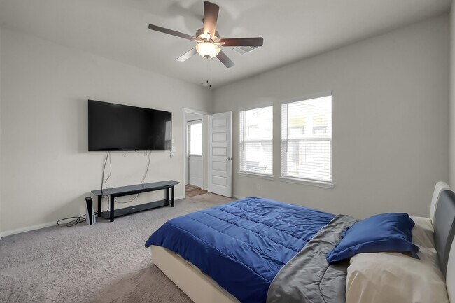 Building Photo - 8316 Bristlecone Pne Wy