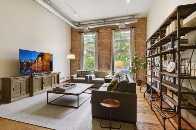 Building Photo - 801 N Washington Ave