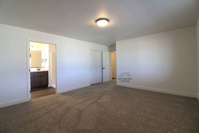 Building Photo - 3 Bedroom, 2 Bath Home in Pasco