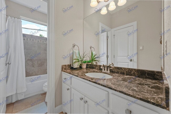 Building Photo - 5211 Mission Ave