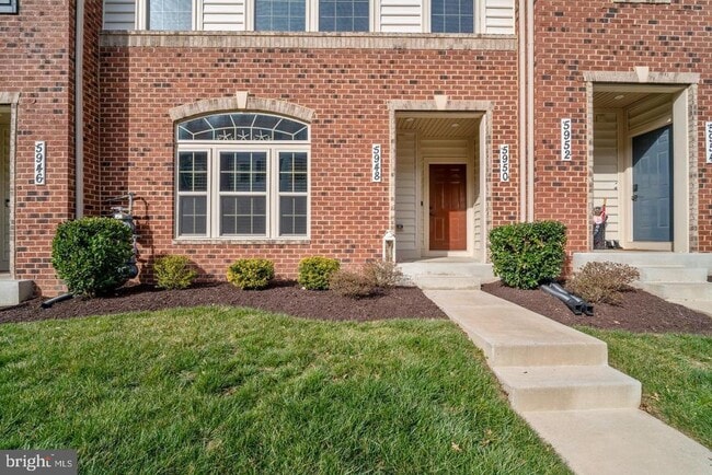 Building Photo - 5950 Etterbeek St