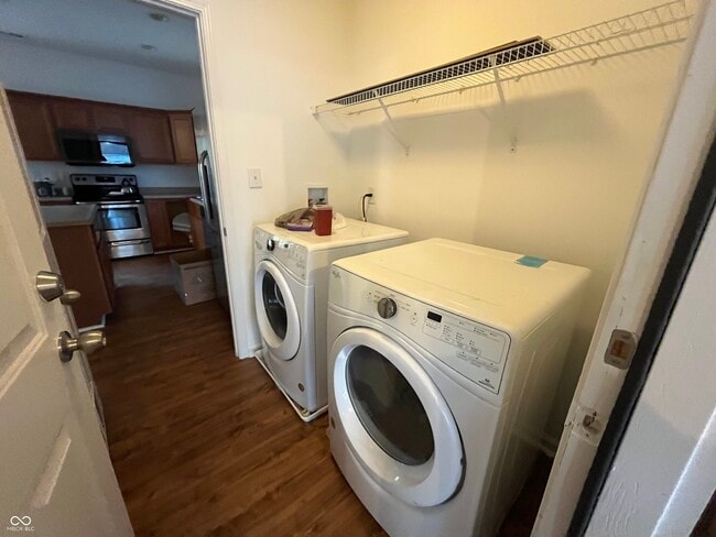 Building Photo - 857 Hildebrand Dr