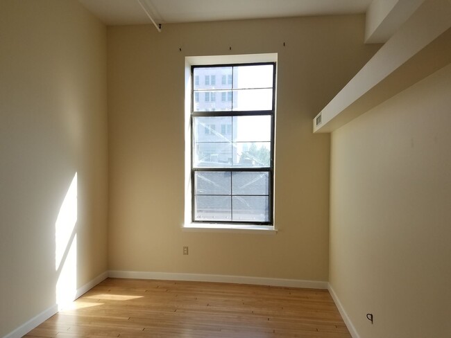 Building Photo - 45 N Market St