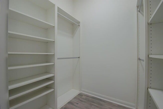 Building Photo - 7046 Fish Creek Ln