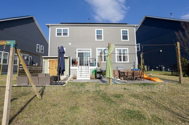 Building Photo - 2425 Morgans Point Dr