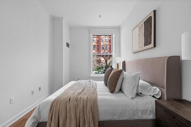 Building Photo - 416 Marlborough St