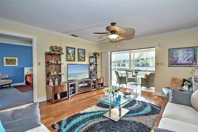 Living room - 4715 Santa Barbara Blvd