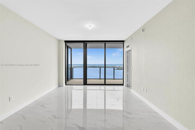 Building Photo - 700 NE 24th St